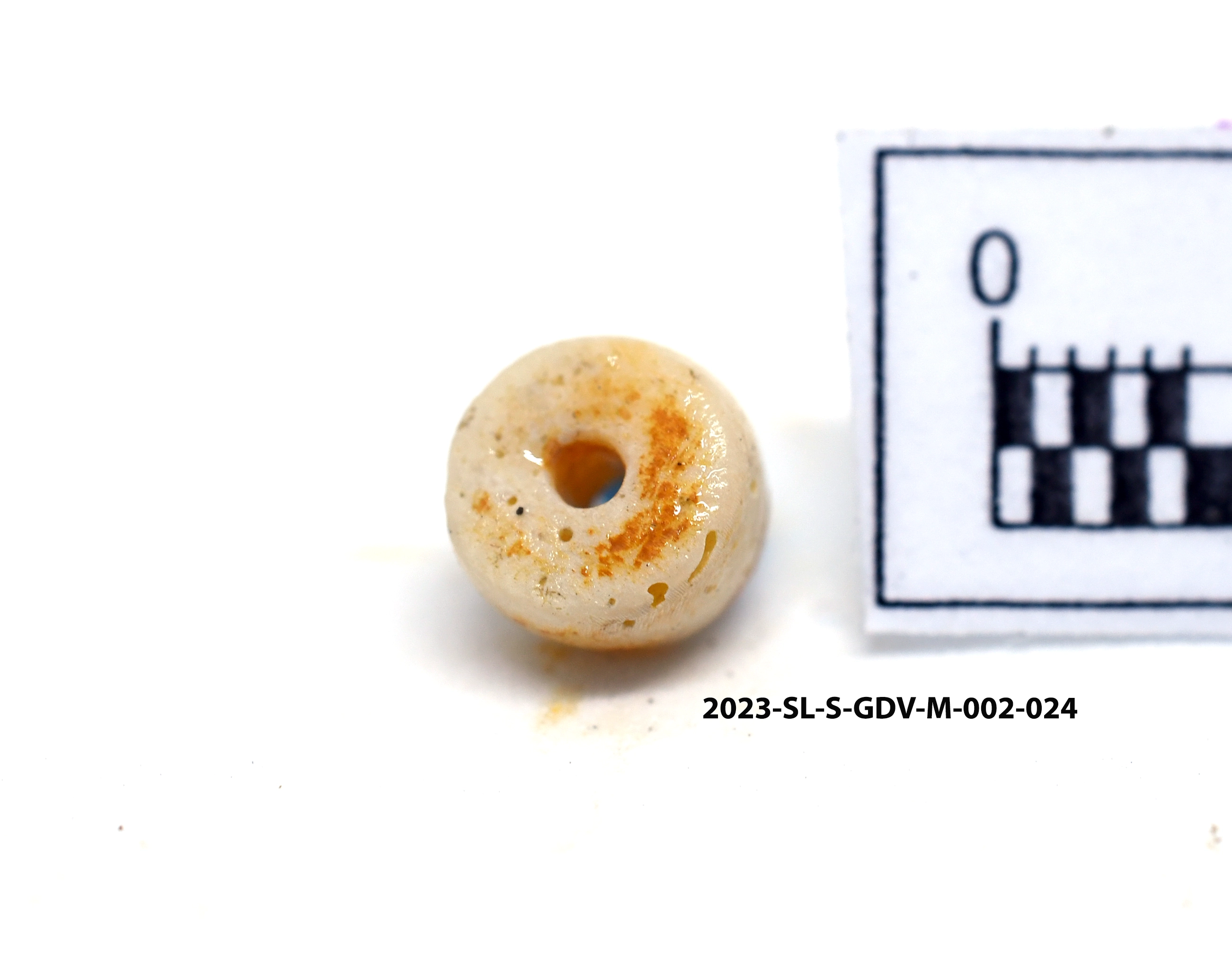 Coral Bead — Maritime Archaeology Museum හි ඇති කෞතුක භාණ්ඩයකි