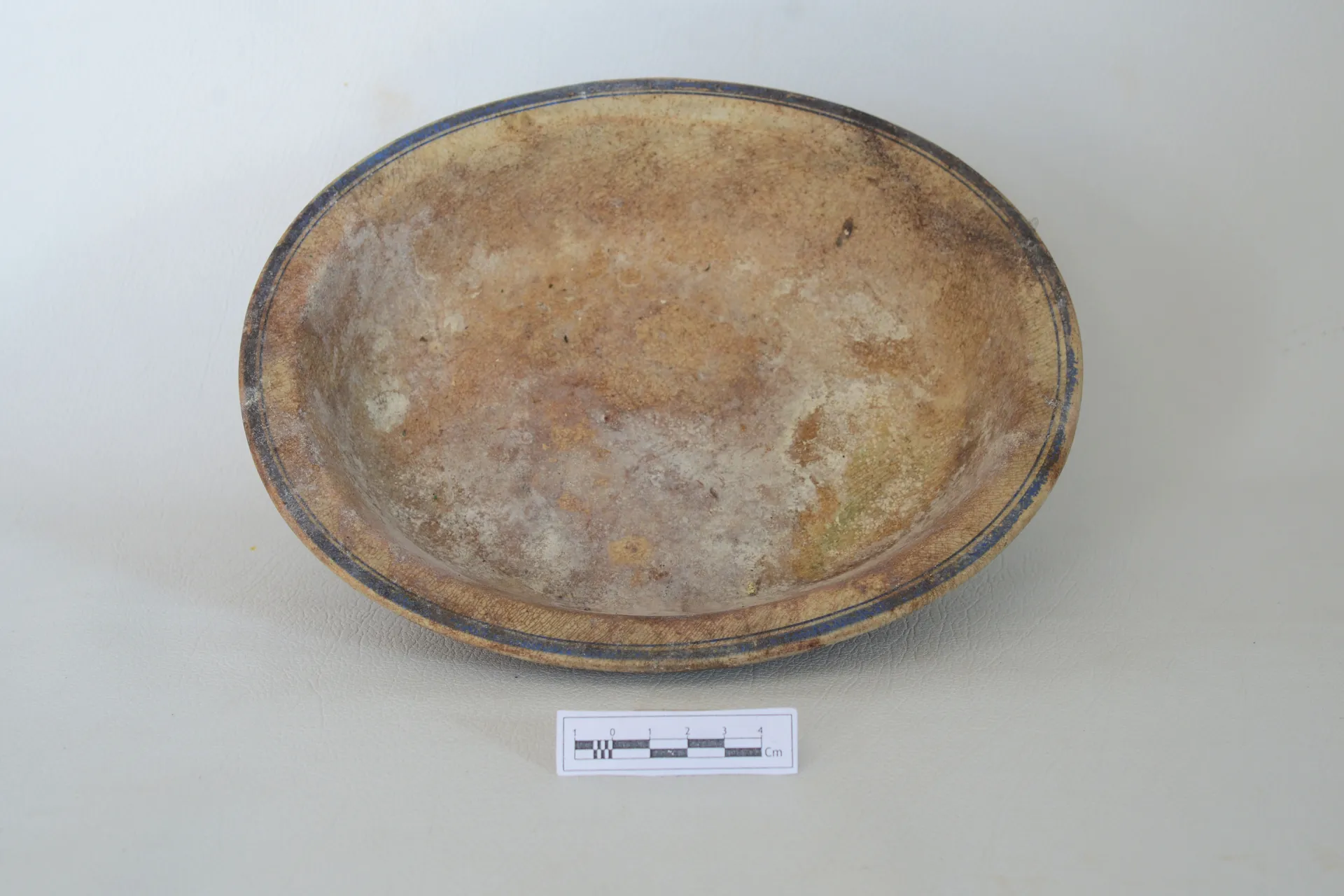 Porcelain plate — image 2