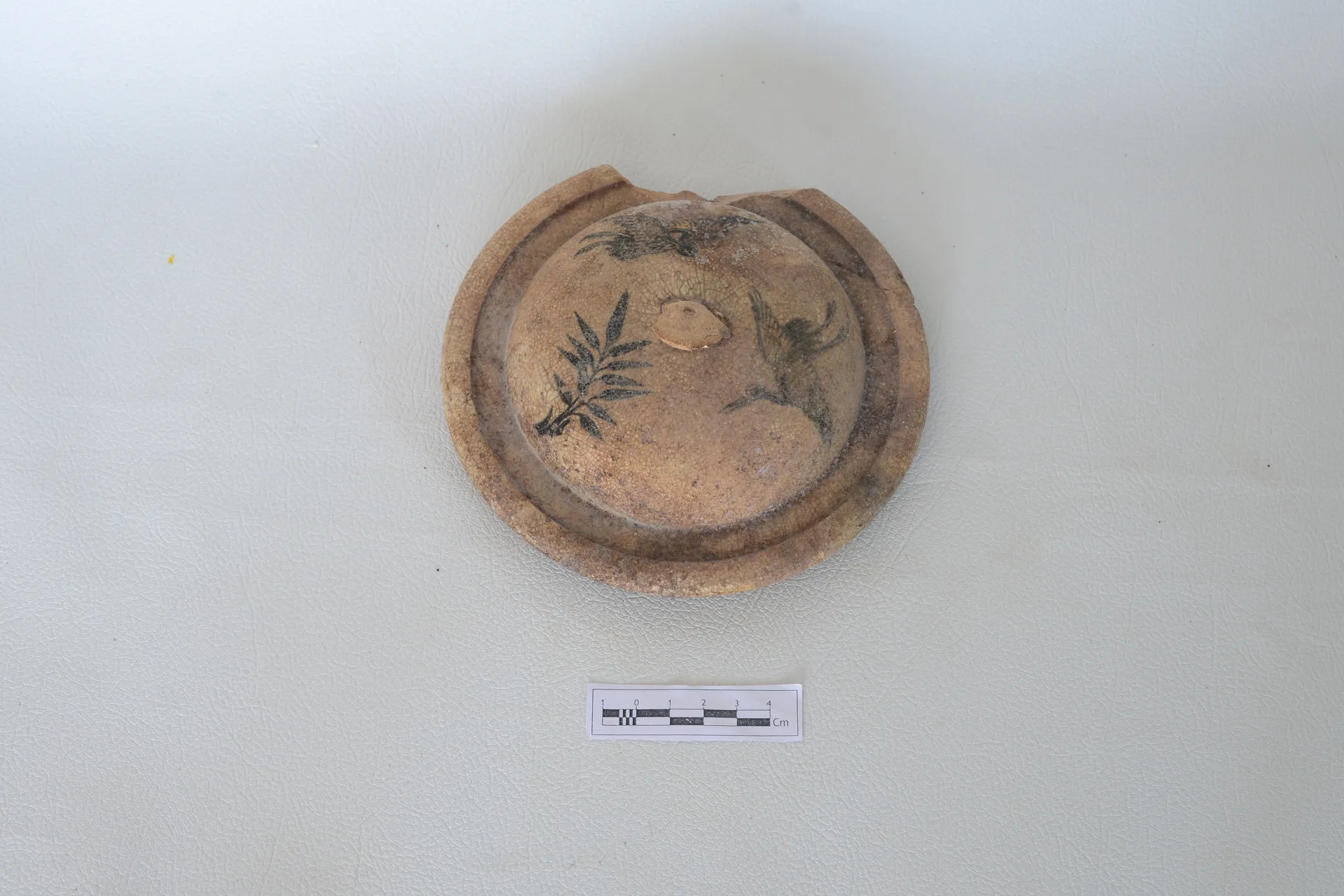 A Lid of Porcelain Bowl — Maritime Archaeology Museum இல் உள்ள கலைப்பொருள்
