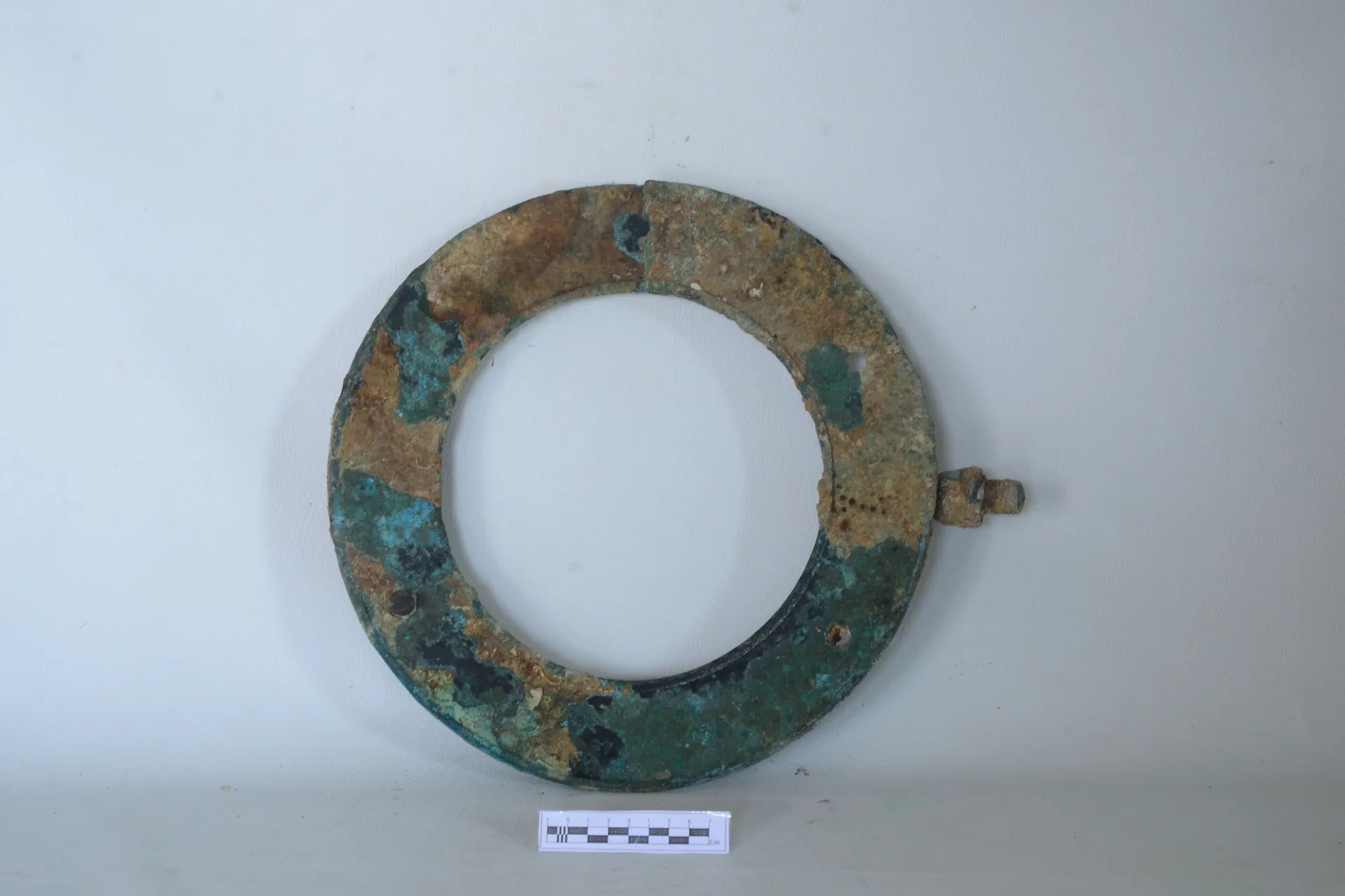 A round — image 2
