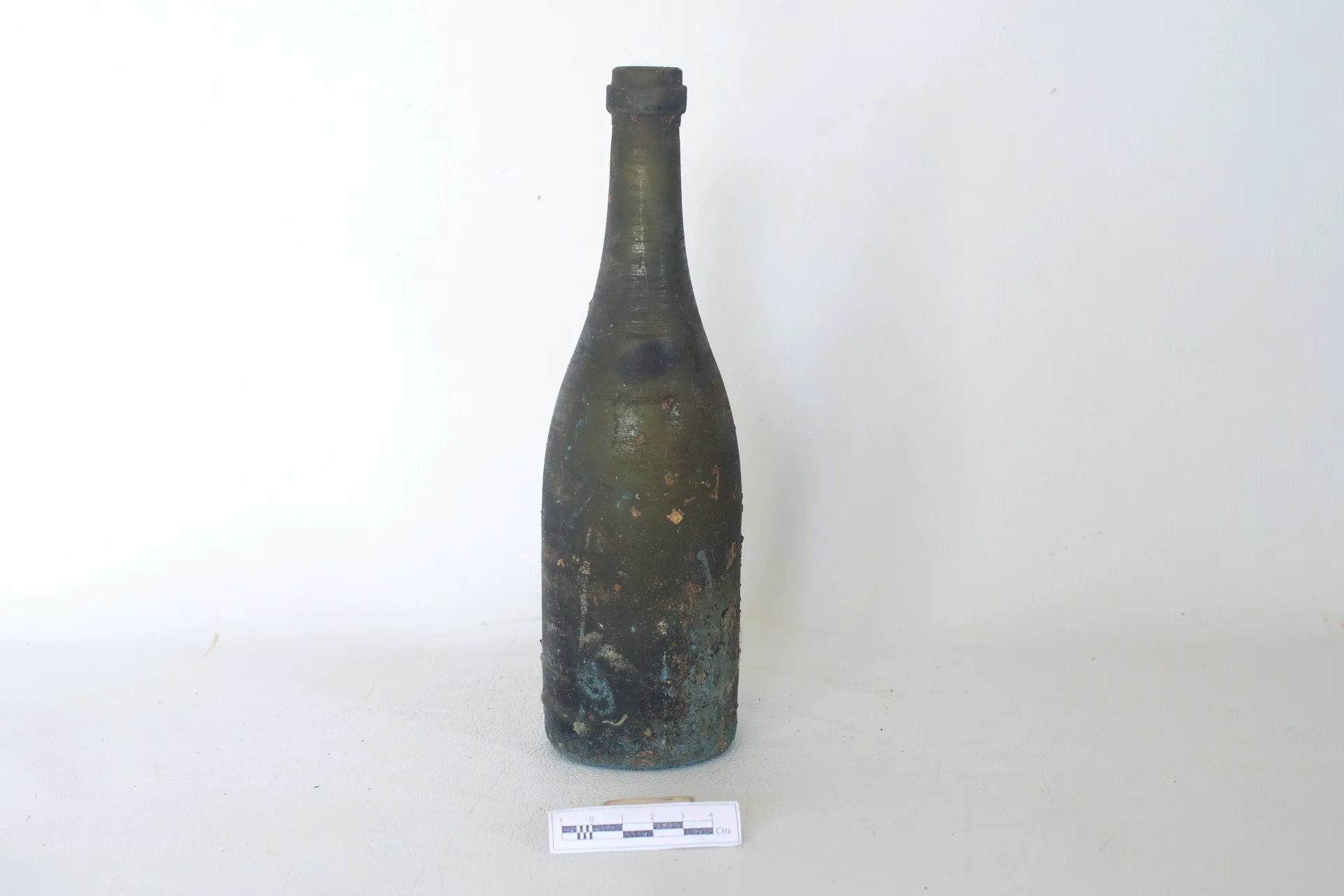 Glass Bottle-2 — Maritime Archaeology Museum இல் உள்ள கலைப்பொருள்