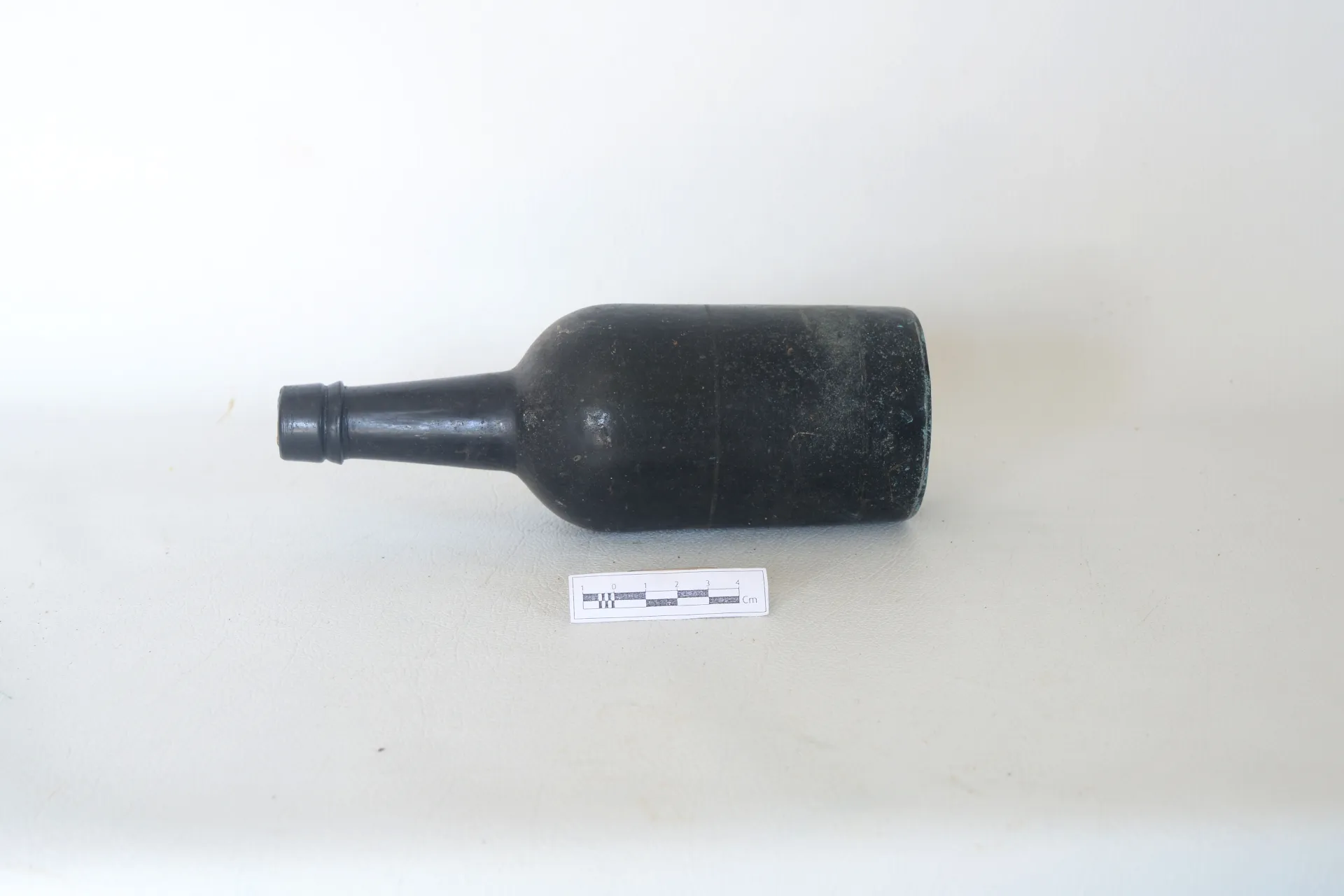 Glass Bottle-7 — Maritime Archaeology Museum இல் உள்ள கலைப்பொருள்