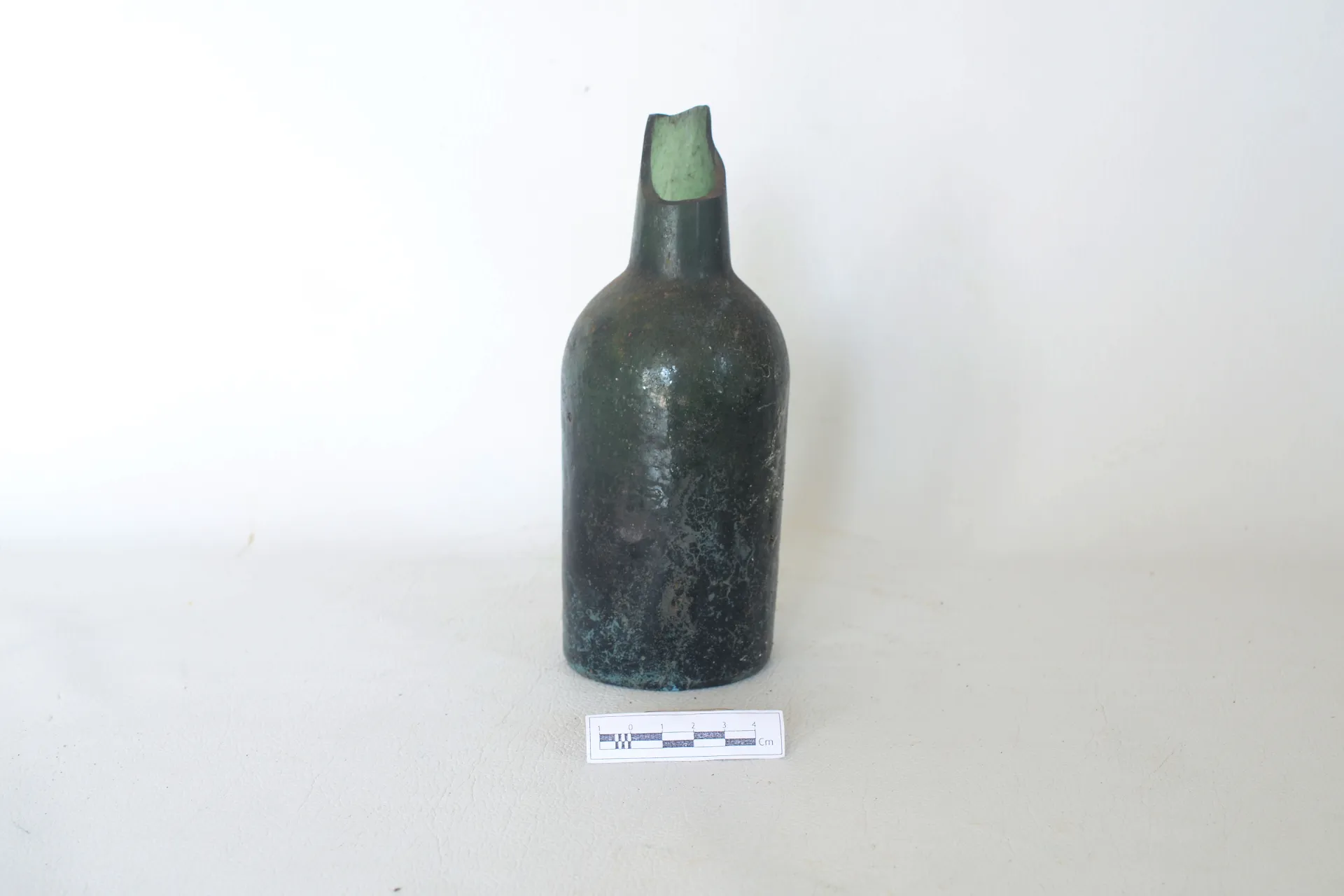 Glass Bottle-8 — Maritime Archaeology Museum හි ඇති කෞතුක භාණ්ඩයකි