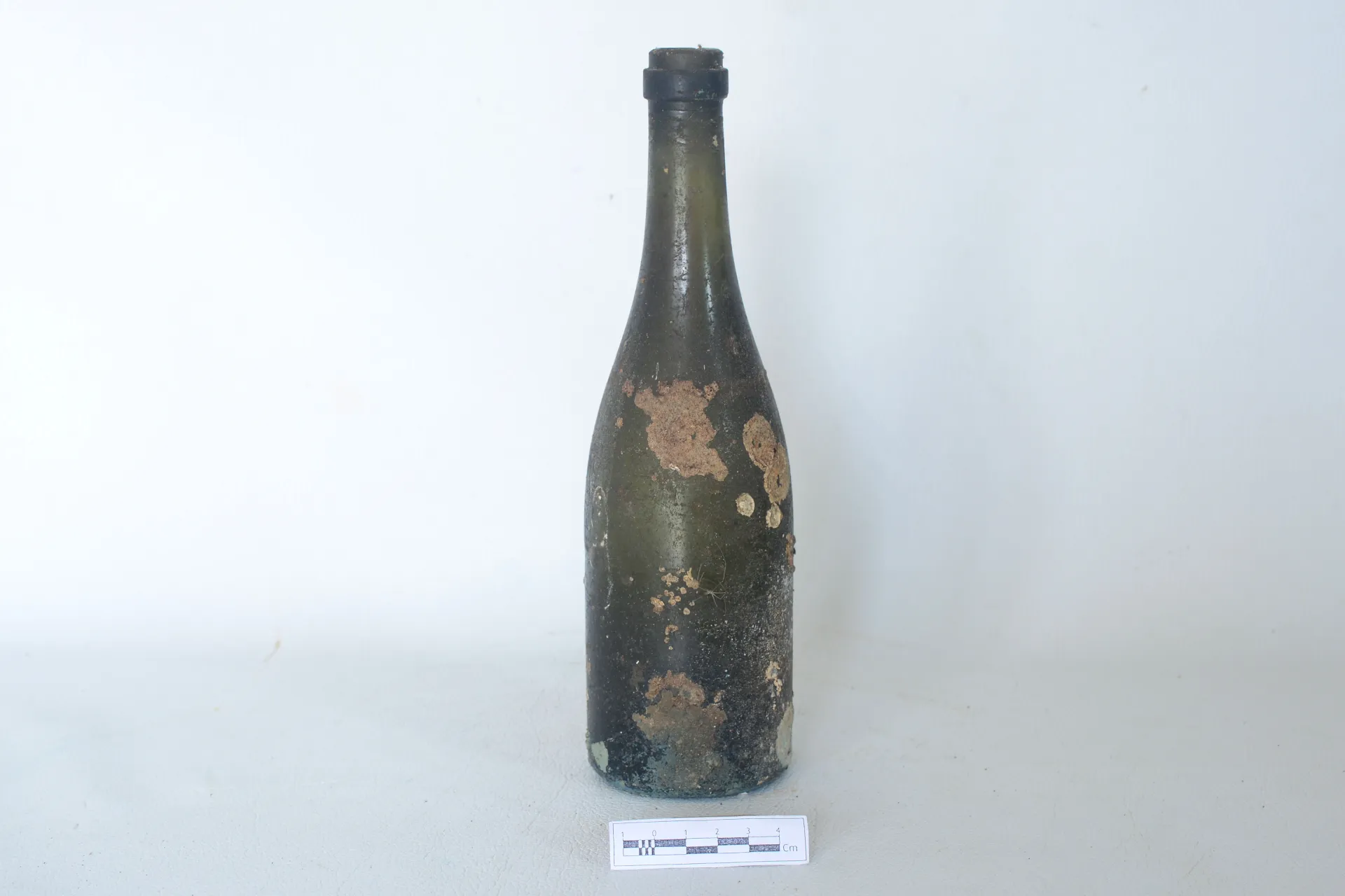 Glass Bottle-10 — Maritime Archaeology Museum හි ඇති කෞතුක භාණ්ඩයකි
