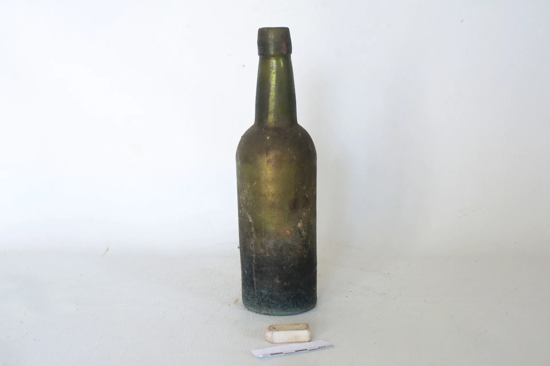 Glass Bottle-15 — Maritime Archaeology Museum හි ඇති කෞතුක භාණ්ඩයකි