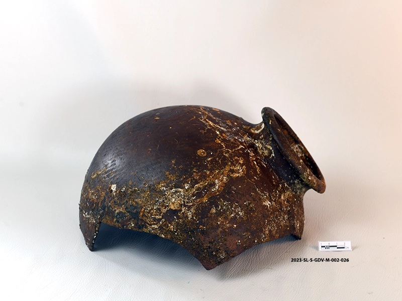 The part of a storing water pot — image 2